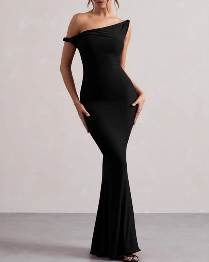 Figurbetontes One-Shoulder Maxikleid