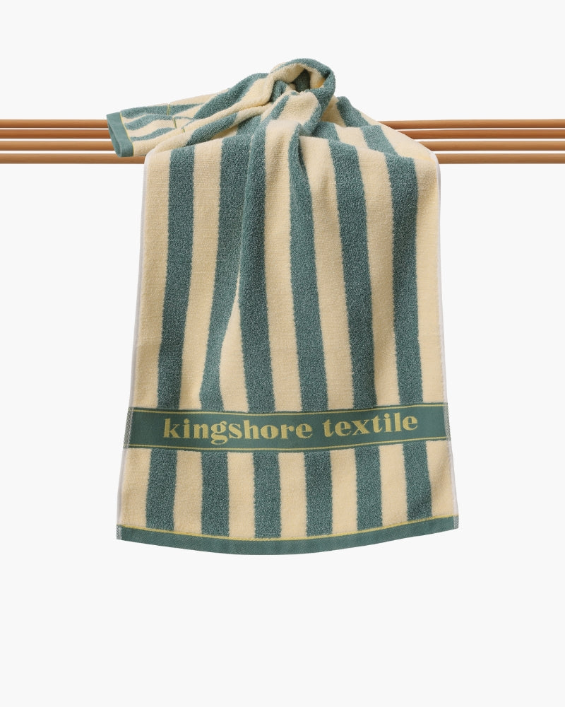 Gestreiftes Coastal Handtuch
