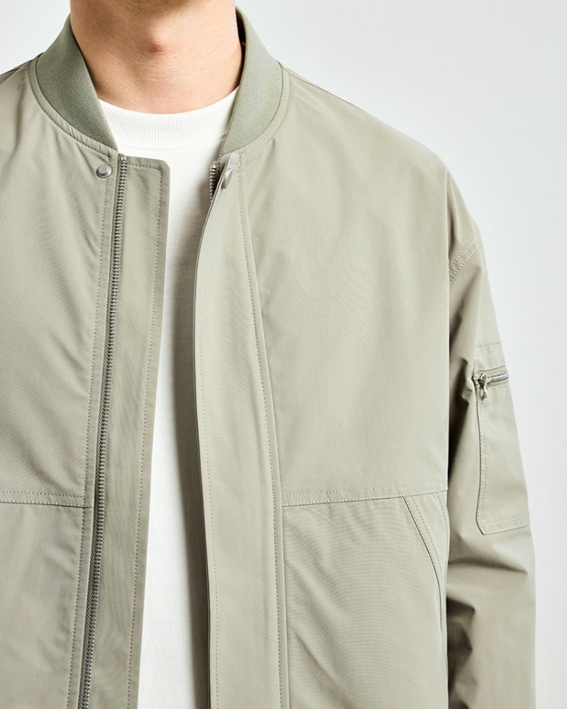 Minimalistische Bomberjacke