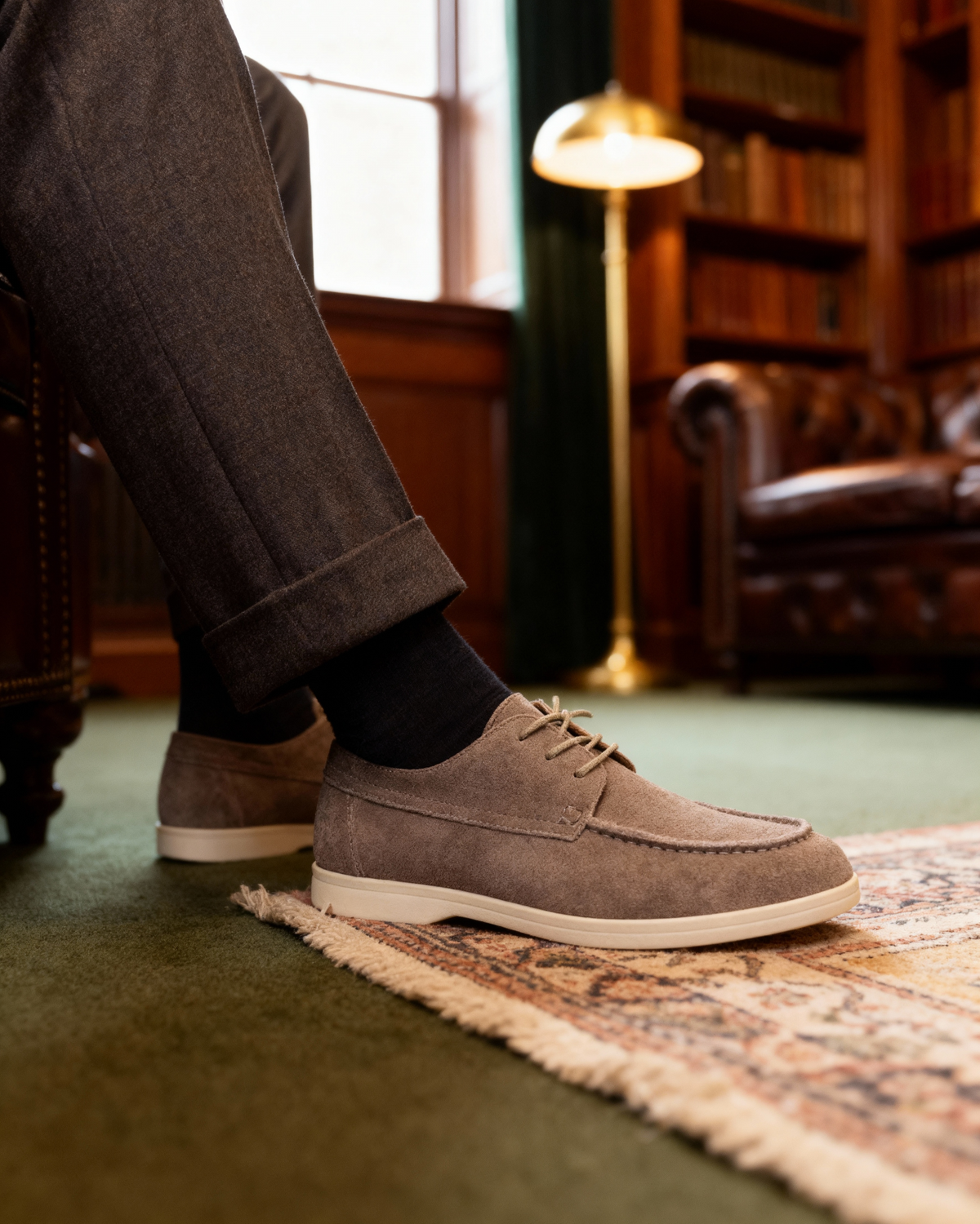 Premium-Wildlederschuhe mit Schnürung